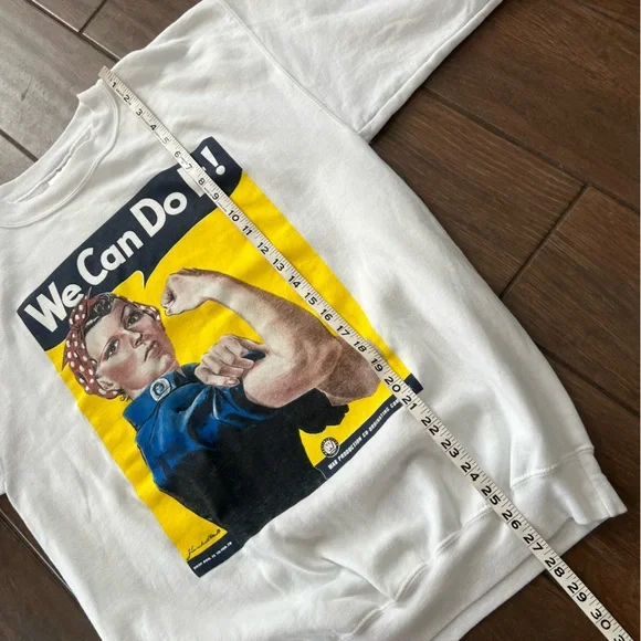 Rosie the Riveter "We Can Do It" White Graphic Unisex Sweatshirt sz M - Picture 6 of 7